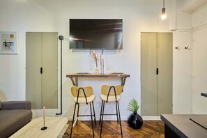 Apartment | Living area - Charming Apartment - Paris Pere Lachaise (Paris)