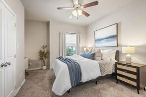 4 habitaciones, tabla de planchar con plancha, wifi y ropa de cama 