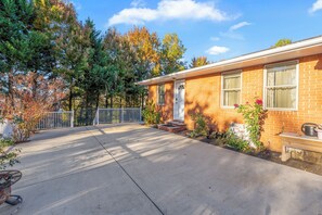 Terrace/patio - Private Suite 3 near National Harbor Pvt Entry (Fort Washington)