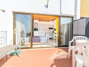 Outdoor dining - Apartamento T0 Vista Mar Vista Ria Formosa (Cabanas de Tavira)