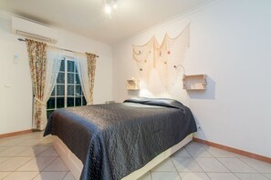 Iron/ironing board, free WiFi, bed sheets - O Lagar Apartamento T2 para Férias (Conceição de Tavira)