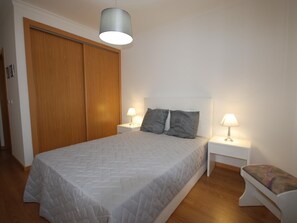 Iron/ironing board, free WiFi, bed sheets - Residence Apartamento T2 com Piscina (Santa Luzia Tavira)