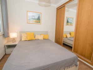 Iron/ironing board, free WiFi, bed sheets - Casa Buganvília – Casa citadina T1 Centro Cidade. (Tavira)