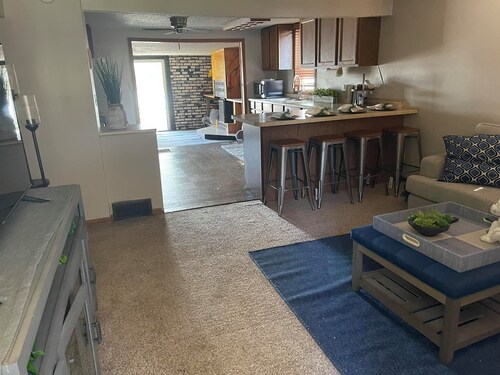 2-bedroom cabin in La Crosse with private shared beach and dock