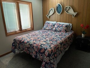 2 bedrooms, internet, bed sheets