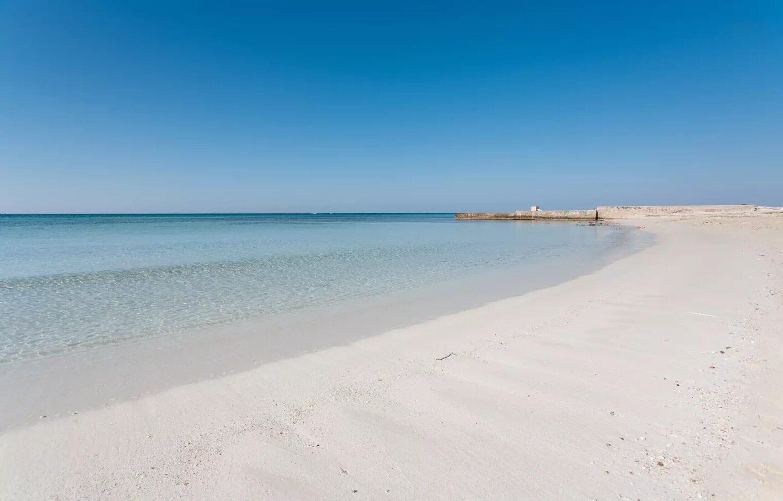 Una spiaggia nelle vicinanze