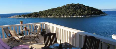 Apartment (One Bedroom Apartment with Terrace an) | Balcony