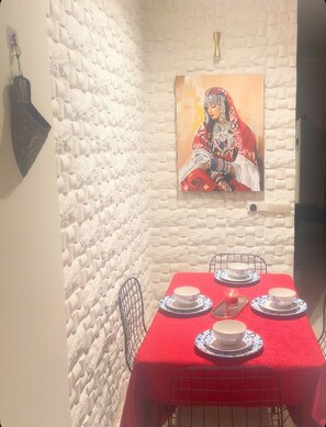 Dining - Modern Wi-Fi, Agadir, 10 min Beach, Netflix, IPTV, First floor. 93m2. Balcony. (Agadir)