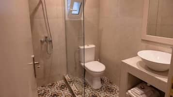 Deluxe-Studio, Balkon, Meerblick | Badezimmer