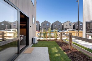 Property grounds - Stonepeak - Queenstown Holiday Home (Queenstown)
