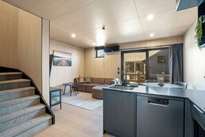 Interior - Stonepeak - Queenstown Holiday Home (Queenstown)