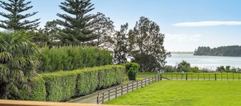 Bayview Cottage - Whakamarama Holiday Home