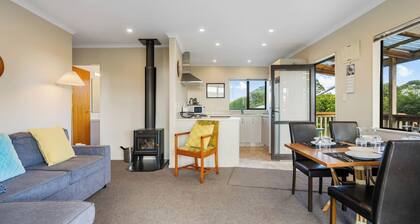 Bayview Cottage - Whakamarama Holiday Home