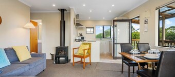 Bayview Cottage - Whakamarama Holiday Home