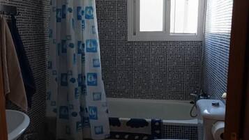 Appartamento Comfort, balcone, vista città | Bagno