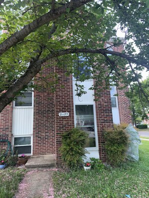 Exterior - Cozy 1-bedroom studio in pleasant Crofton with AC (Crofton)