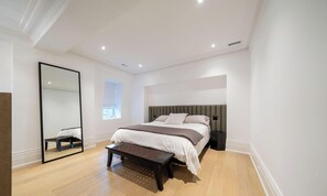 3 bedrooms, iron/ironing board, Internet, bed sheets - Gated Home Parking Yard Walk to FIFA World Cup BMO - Main House (Toronto)