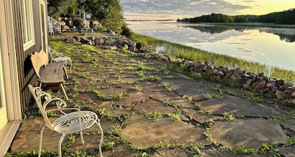 On The Rocks Gagetown Serenity gorgeous waterfront on the Saint John River