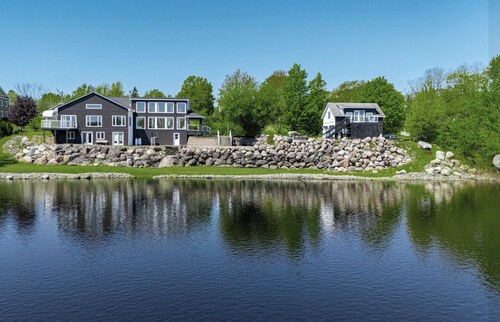 On The Rocks Gagetown Serenity gorgeous waterfront on the Saint John River