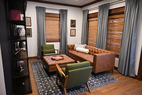 A central getaway for anyone craving charm, simplicity, and local flavor!