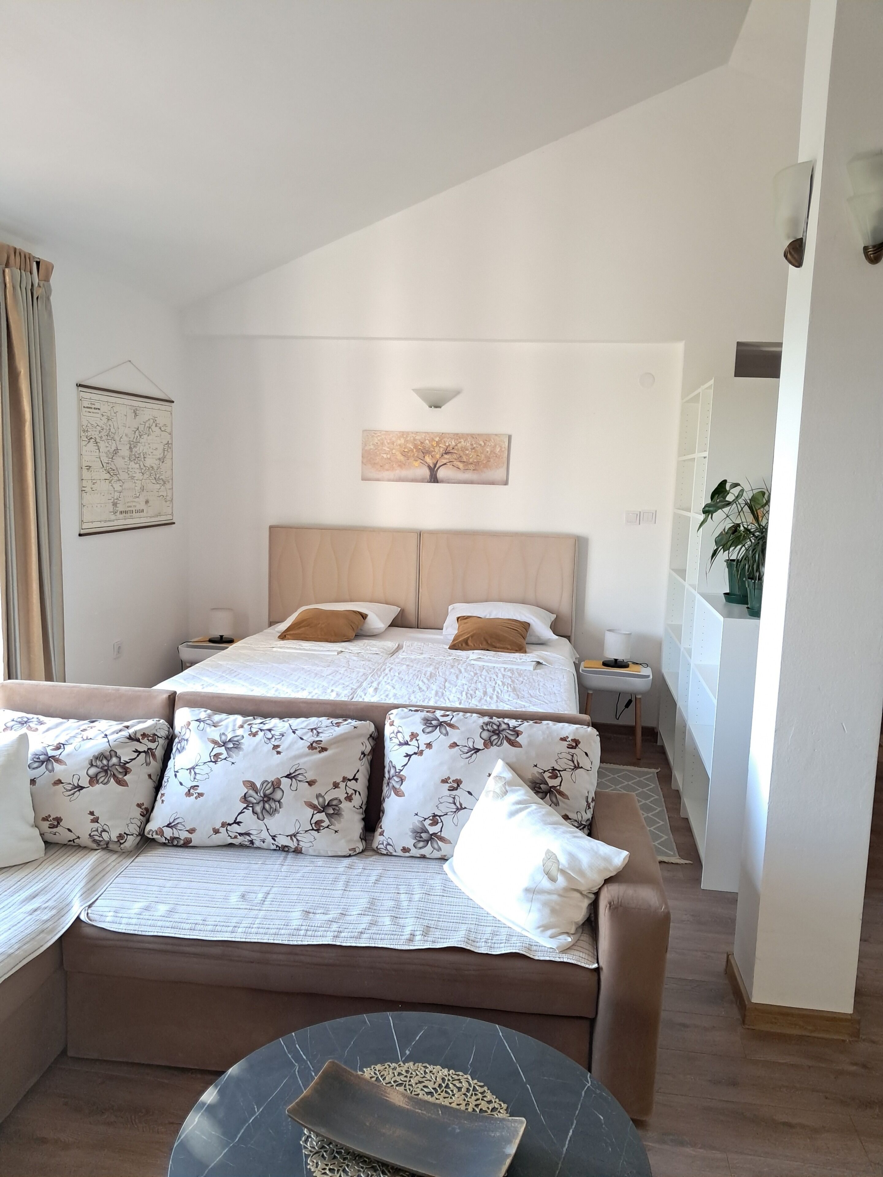 Loft família | Área de estar | TV LCD 32 polegadas com canais via satélite, Netflix