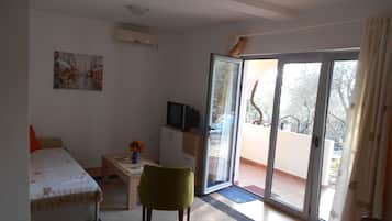 Apartamento económico, vistas al jardín