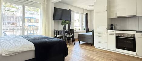 Desk, iron/ironing board, travel cot, WiFi