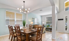 Dining - Family Time Paradise - Theatre, Game Rooms, Resort Amenities & Pet Friendly! (Davenport)