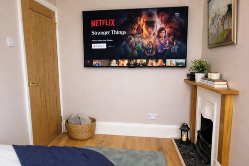 Dunbar Retreat – Modern Southsea Stay with Parking