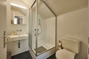 Deluxe Apartment, 1 Bedroom, Non Smoking, City View | Bathroom - Stay Switzerland Hotel & Apartments (Unterseen)