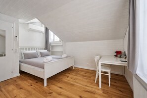 Blackout drapes, soundproofing, iron/ironing board, free WiFi - Stay Switzerland Hotel & Apartments (Unterseen)