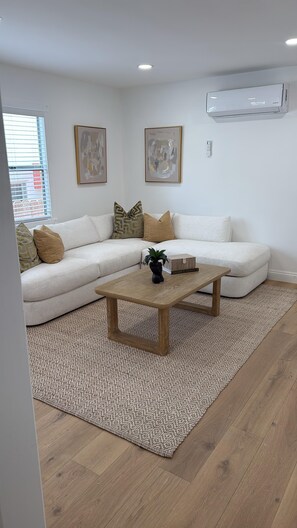 Living area - 2 Bedroom 1 Block From the Sand Manhattan Beach (Manhattan Beach)