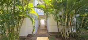 Property grounds - Club Puerto Peñalisa beautiful five bedroom country house. (Cundinamarca)