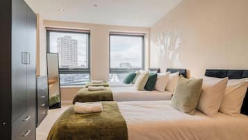 3 bedrooms, iron/ironing board, free WiFi, bed sheets