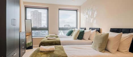 3 bedrooms, iron/ironing board, free WiFi, bed sheets