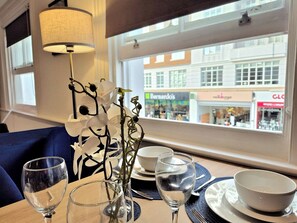 Dining - City Views I 2BR Sleeps 7 I The Heart of Brighton (Brighton and Hove)