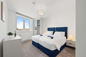 2 habitaciones, tabla de planchar con plancha y wifi gratis 
