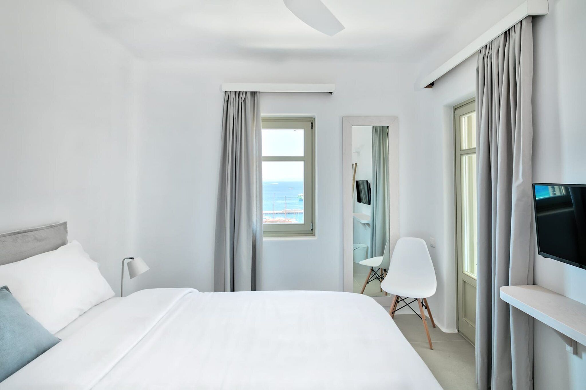 4 bedrooms, in-room safe, iron/ironing board, travel crib