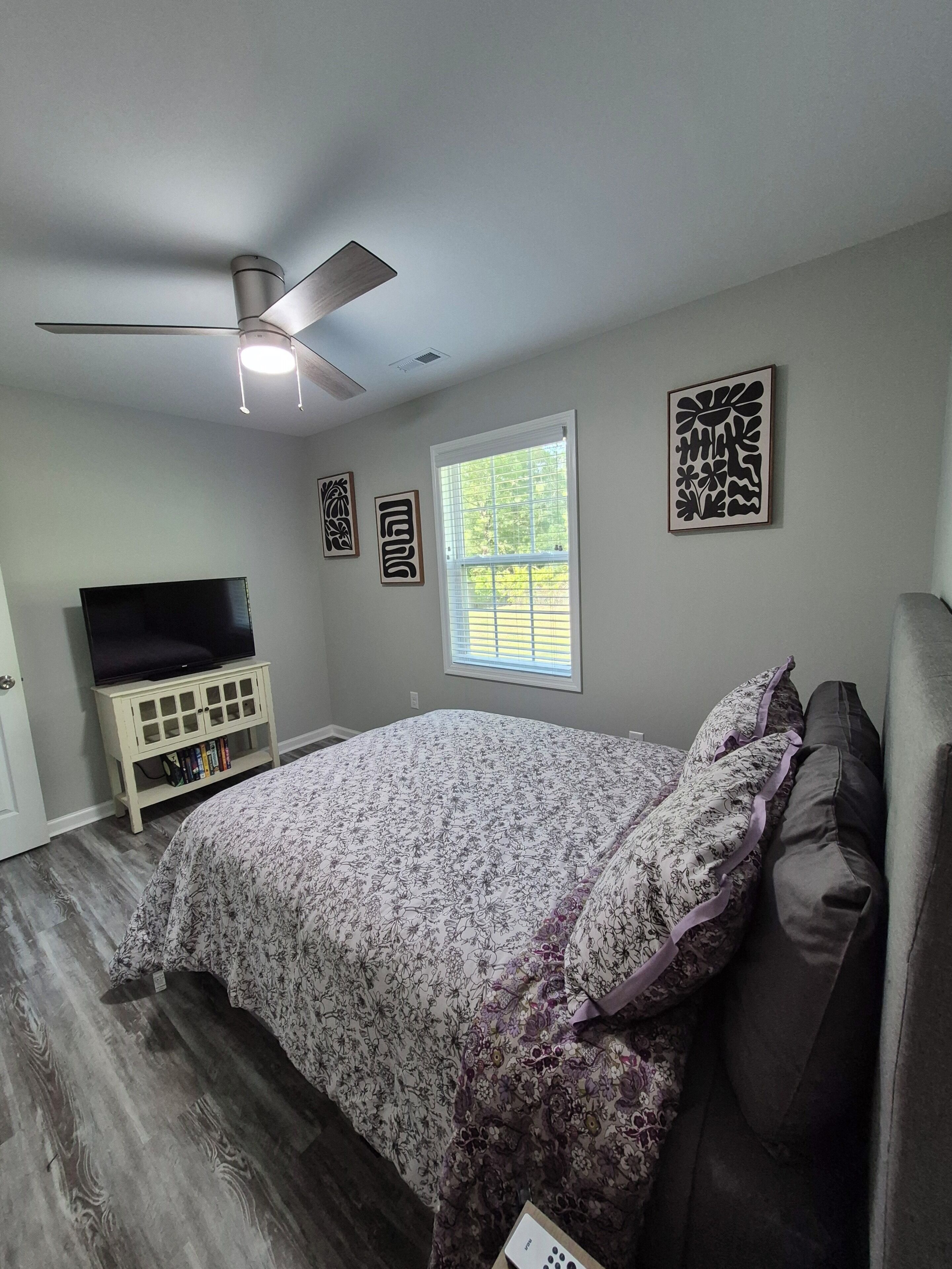 2 bedrooms, bed sheets