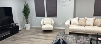 Spacious 5-bedroom house in perfect Bowie with cool AC and gym