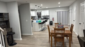 Dining - Spacious 5-bedroom house in perfect Bowie with cool AC and gym (Bowie)
