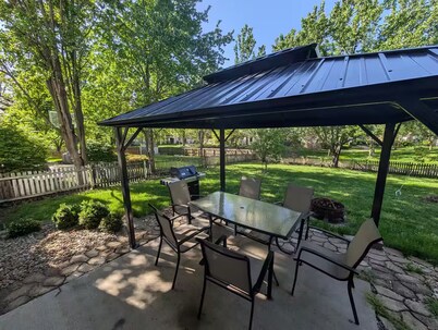 Sleeps 10 - Bright&Cozy - World Cup Getaway