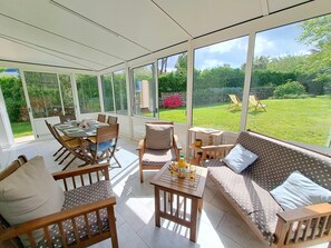 House | Living room - Coastal Garden Retreat Near Sandy Beach (Plouarzel)