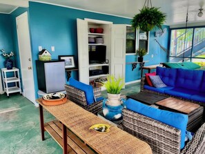 Smart TV, chimenea y estéreo 