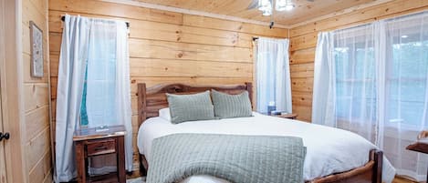 2 bedrooms, iron/ironing board, Internet, bed sheets
