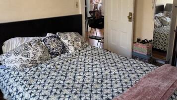 3 habitaciones, tabla de planchar con plancha, wifi y ropa de cama