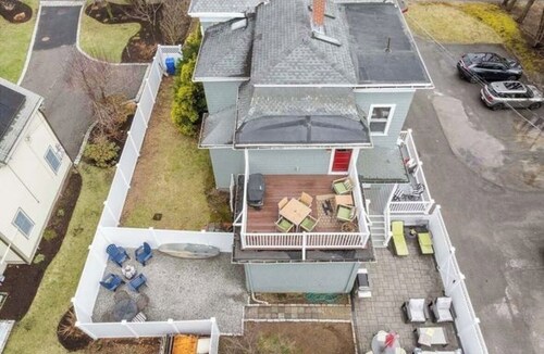 World Cup Ready! 3-bedroom condo in convenient  Newton with air conditioning