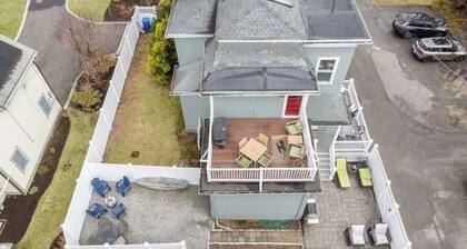 World Cup Ready! 3-bedroom condo in convenient Newton with air conditioning
