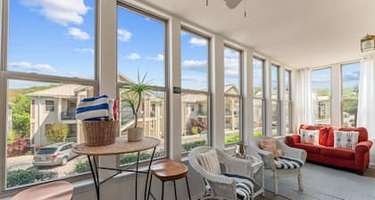 Emerald Bay Escape w/ Sunroom