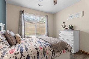 2 bedrooms, iron/ironing board, travel cot, WiFi